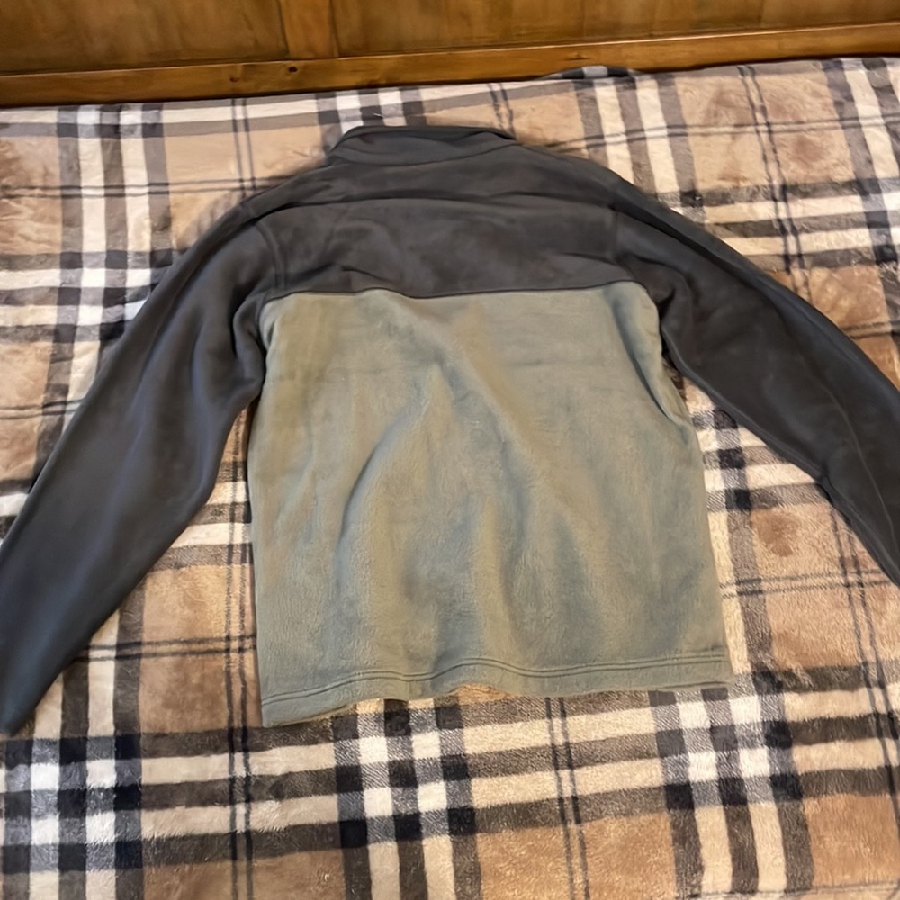 Green/Gray men’s Columbia  pullover - Picture 4 of 4